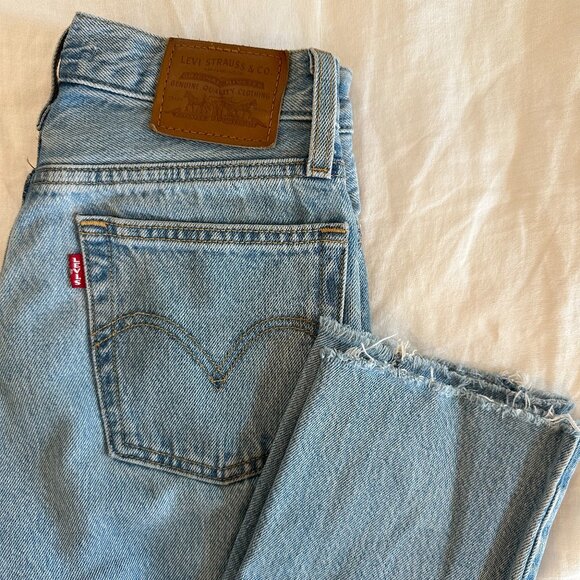 LEVI'S Wedgie Straight Fit in Luxor Empire - Size 23 - Picture 4 of 7